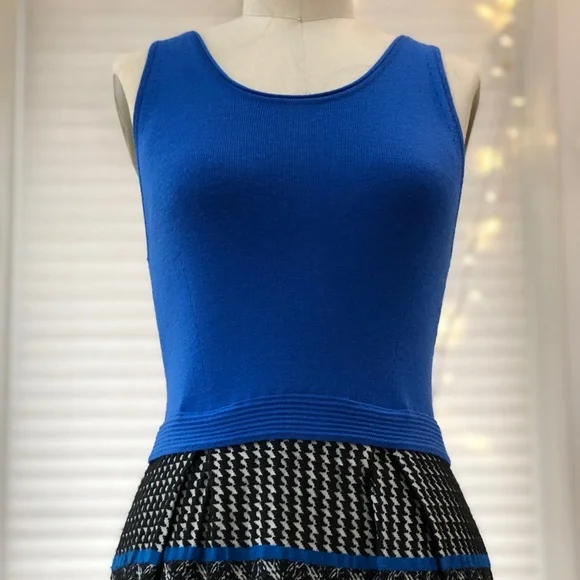 Girls From Savoy Arden sweater dress size M - Picture 2 of 5